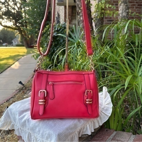 Red shoulder bag. Excellent condition. - Picture 1 of 8